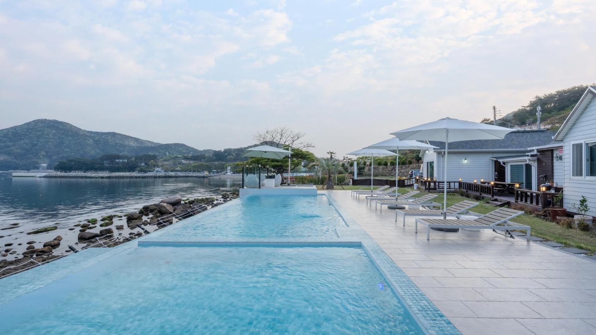 Namhae Sea Stay N Pet Pension Экстерьер фото