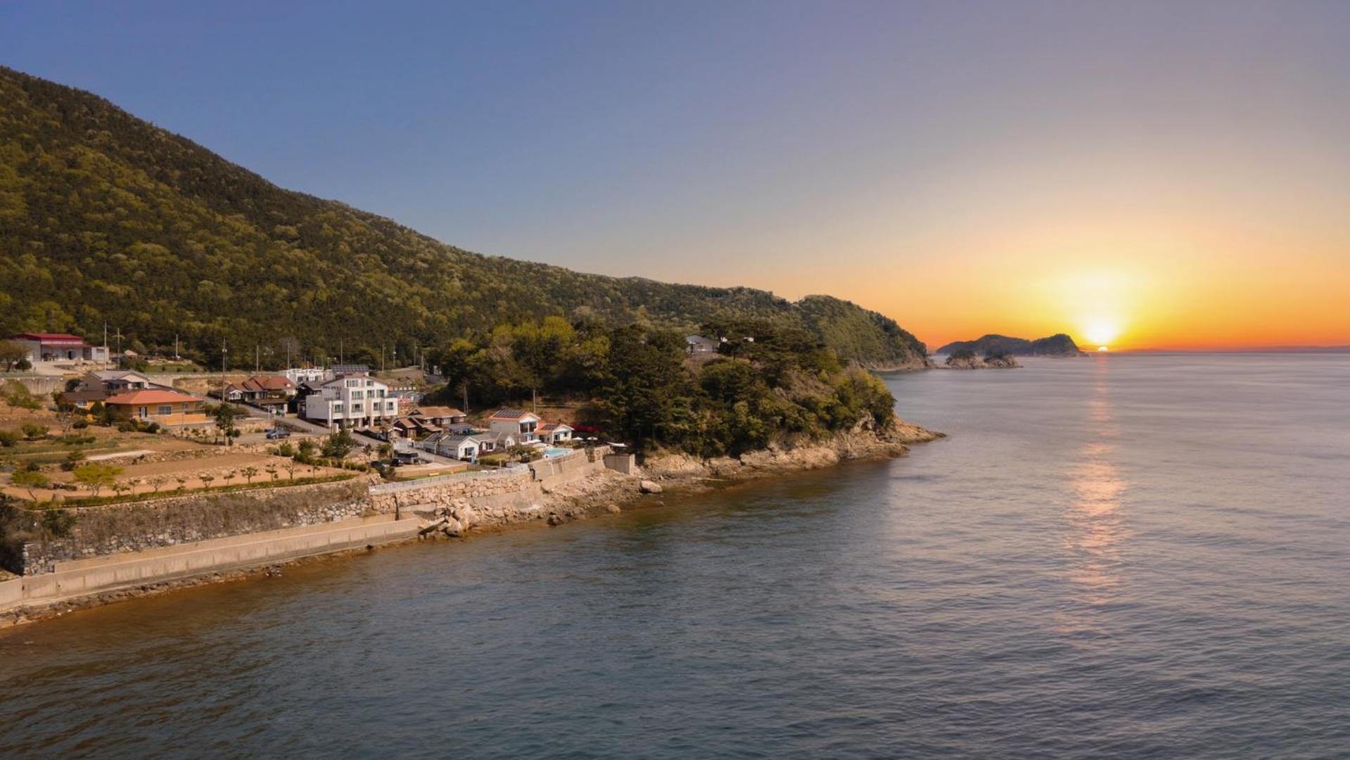 Namhae Sea Stay N Pet Pension Экстерьер фото