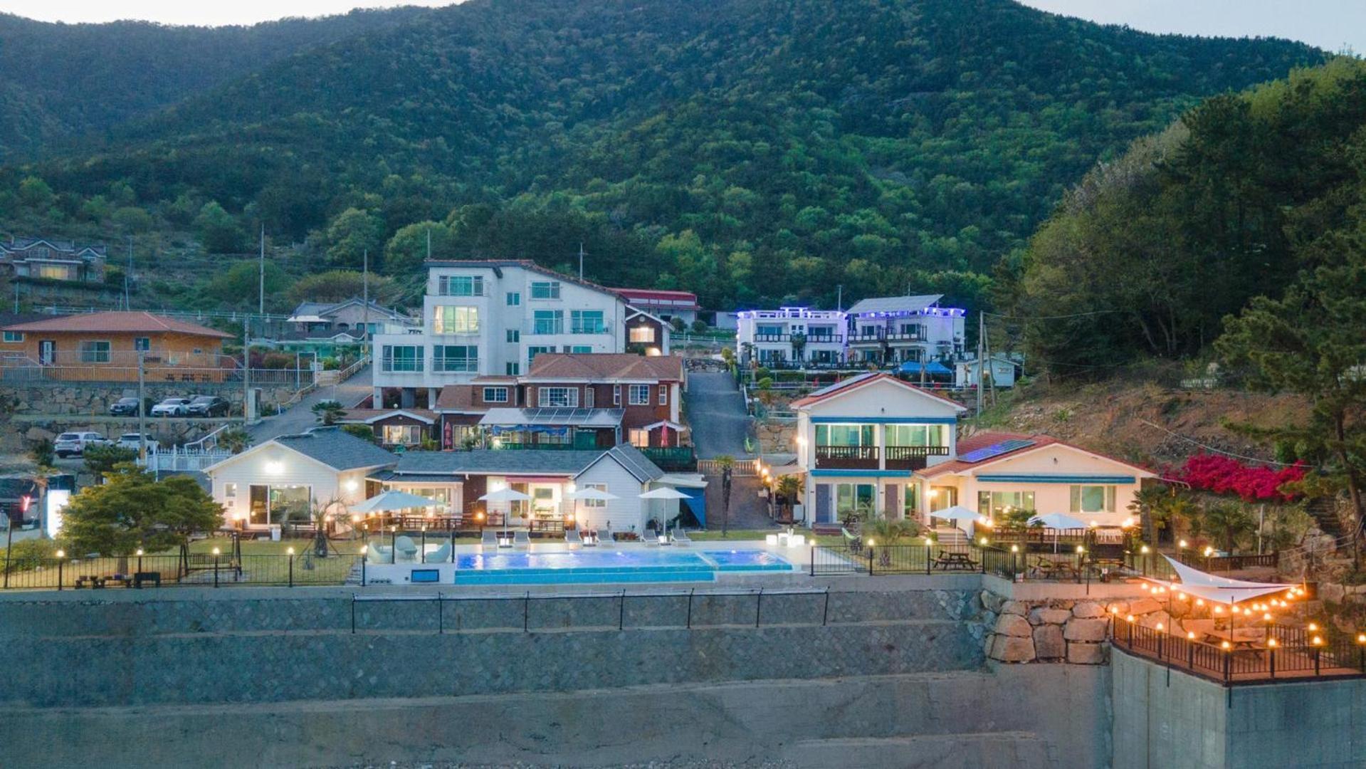 Namhae Sea Stay N Pet Pension Экстерьер фото