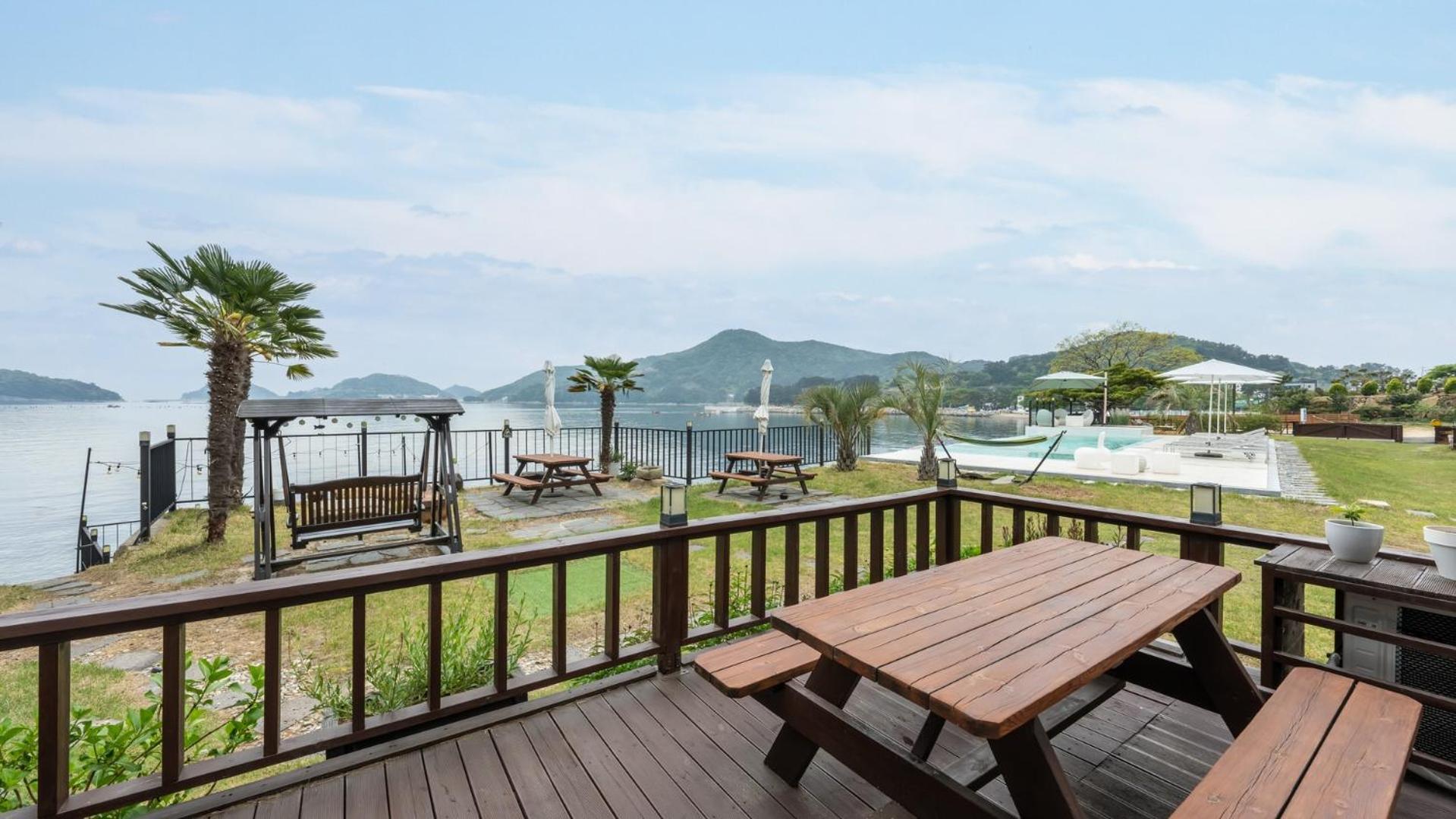 Namhae Sea Stay N Pet Pension Номер фото