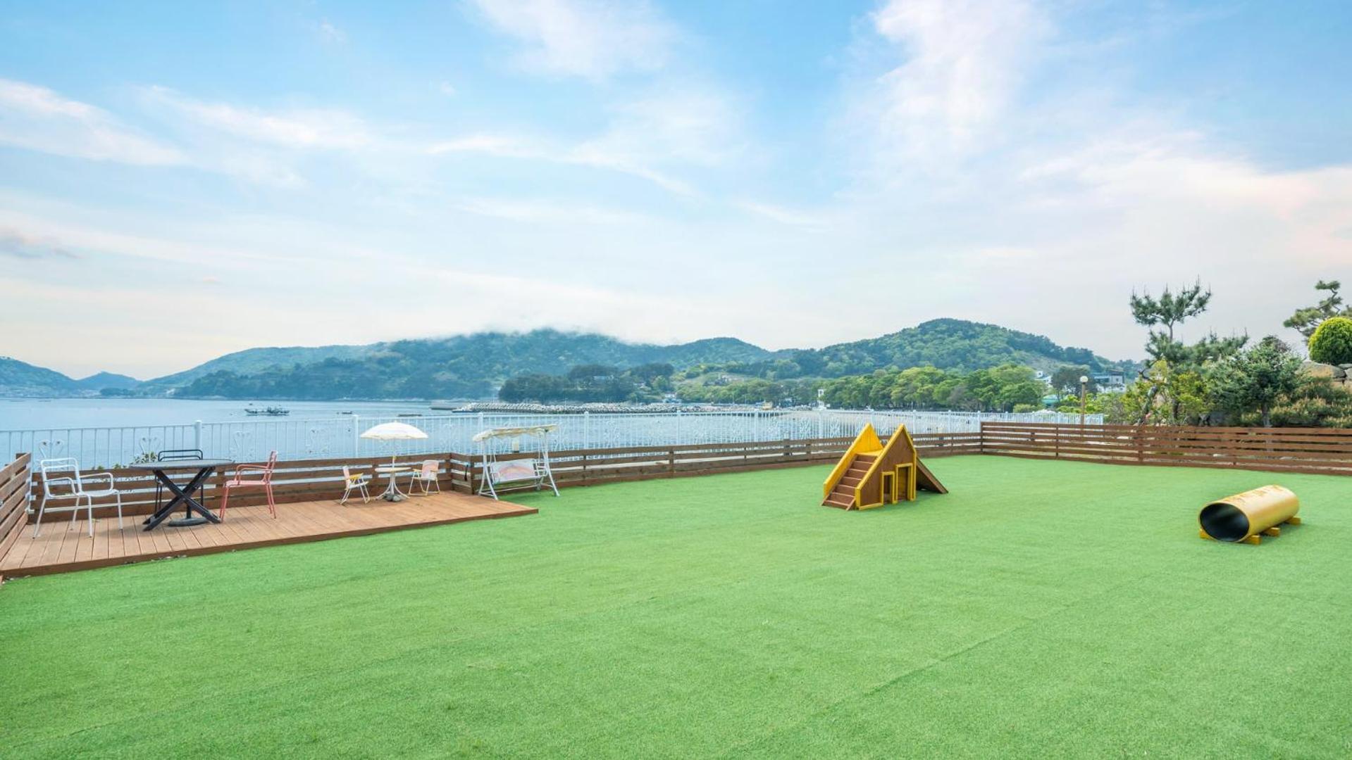 Namhae Sea Stay N Pet Pension Экстерьер фото