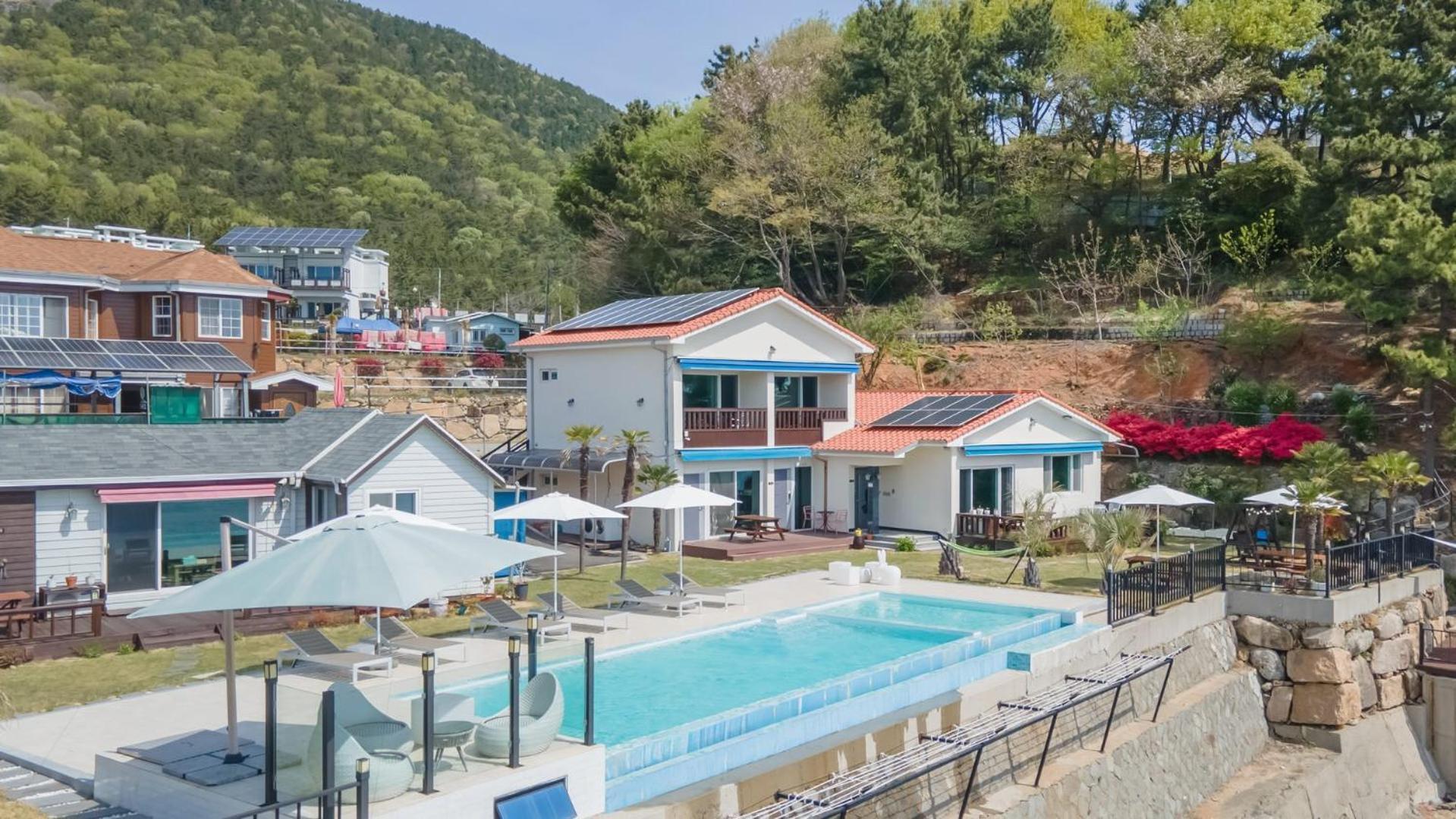 Namhae Sea Stay N Pet Pension Экстерьер фото